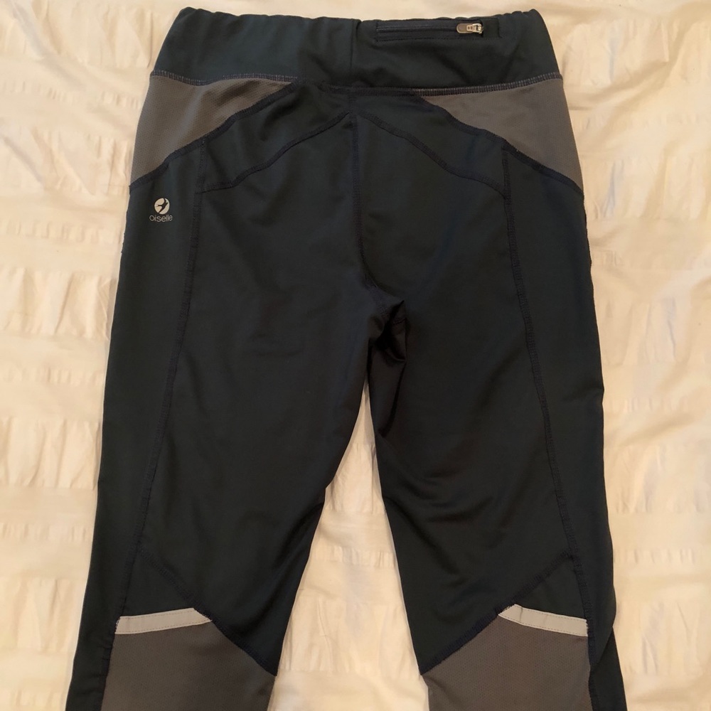 Oiselle Lesley Knicker Capri (Navy)
